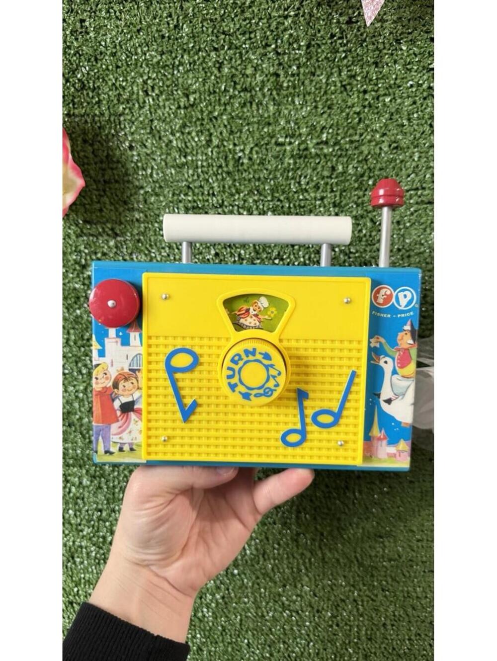 Vintage 1963 Fisher Price Kids Toy Radio Farmer In The Dell USA 1960’s-1970’s